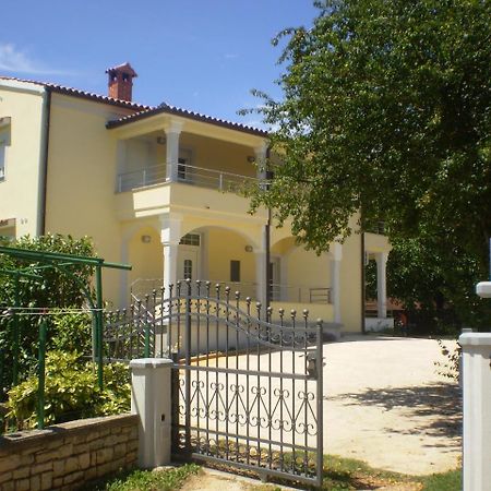 רוביני Apartments Rajci מראה חיצוני תמונה