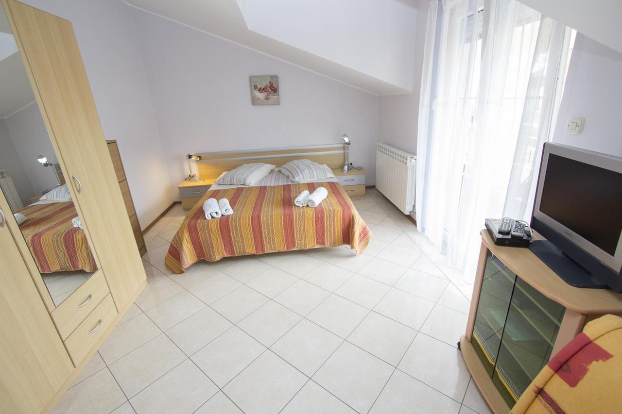 רוביני Apartments Rajci מראה חיצוני תמונה