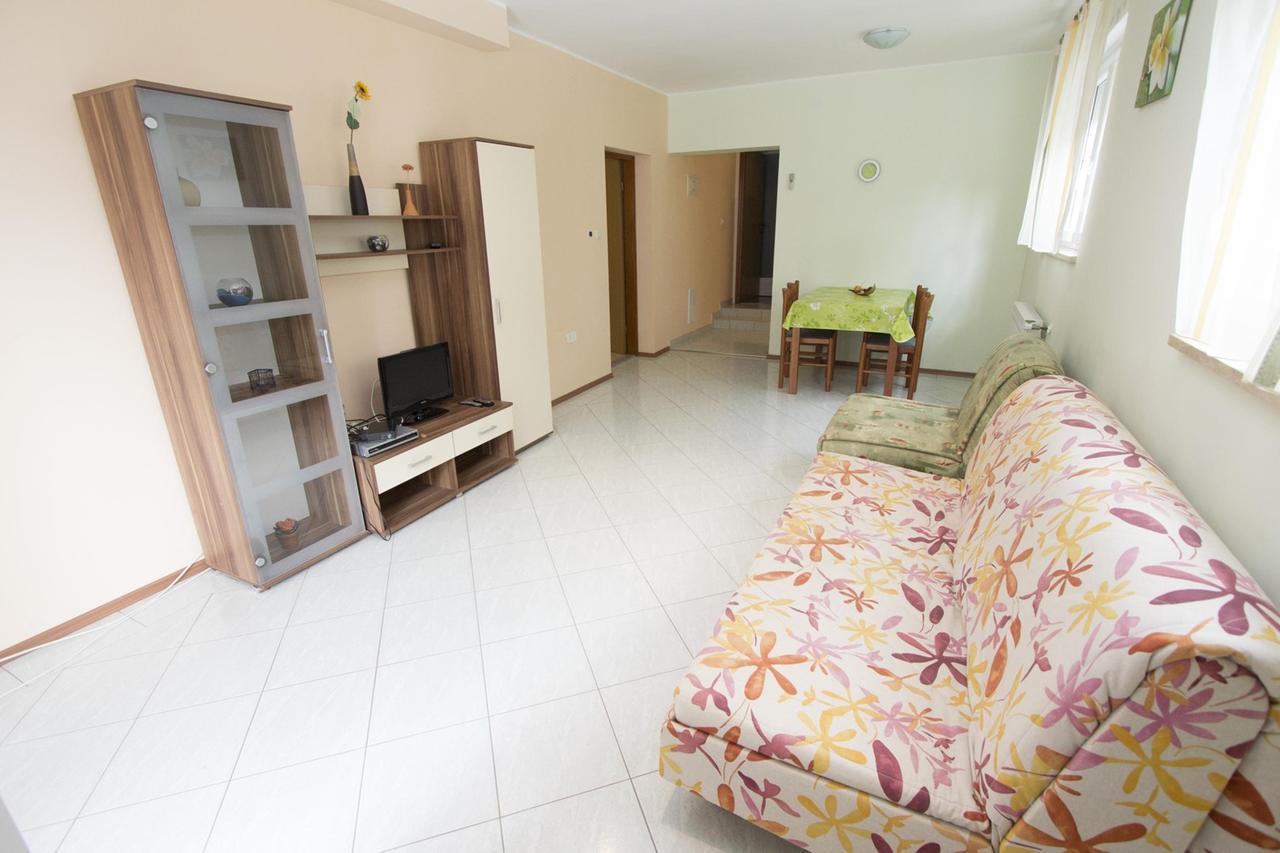 רוביני Apartments Rajci מראה חיצוני תמונה